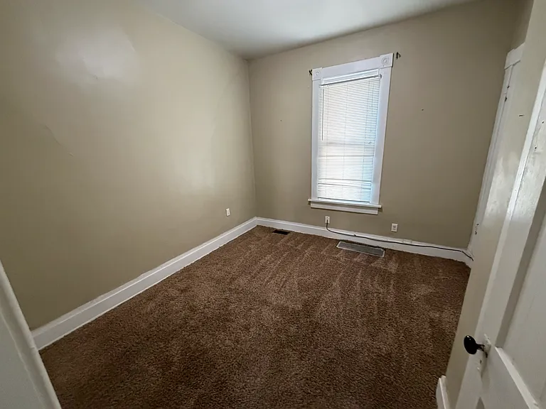 1490 Indianola Ave #1 — Photo 6