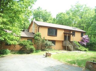2563 Olympia Ln, Blakeslee, PA 18610
