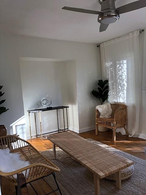 1st image of 1268 3/4 N Kingsley Dr