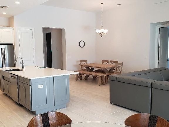 3rd image of 10385 Royal Cypress Way