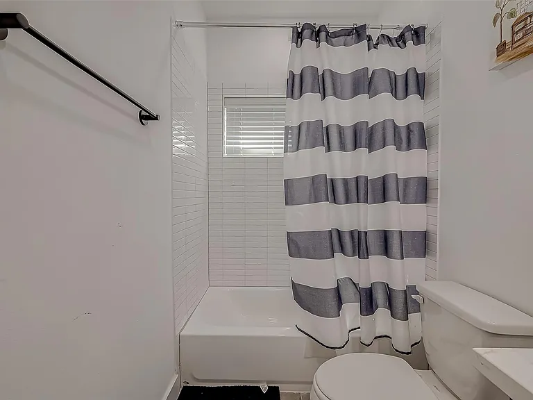 2726 Anita St — Photo 7
