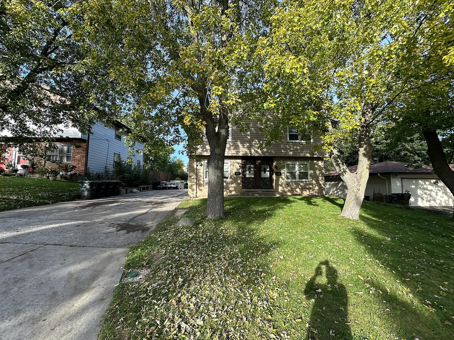 3 bed, 1.5 bath, 1300 sqft, $2,000 — Photo 2