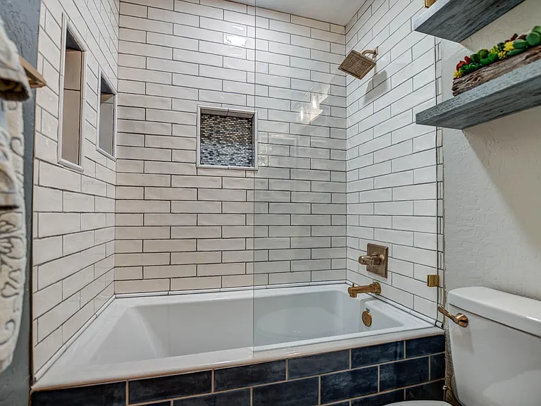 426 N Alder St — Photo 29