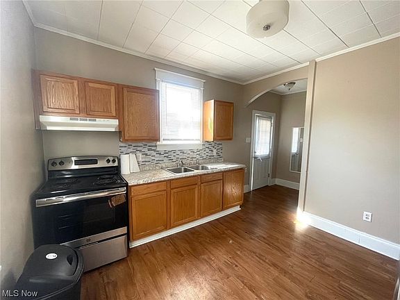 2nd image of 610 Echo Ave