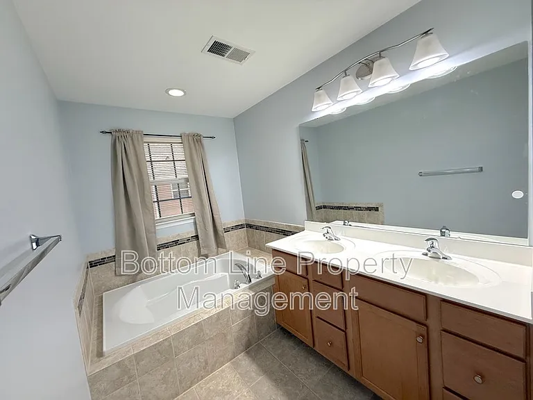 7562 Red Mulberry Way — Photo 23
