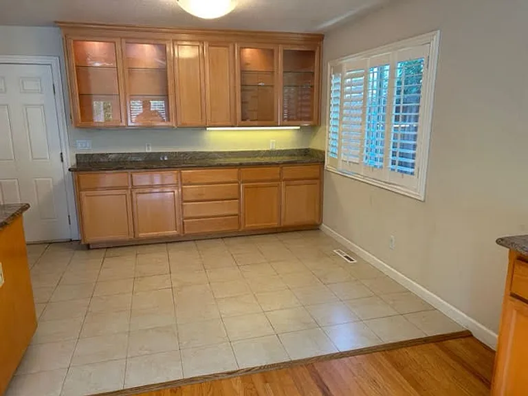 1204 Redcliff Dr — Photo 26
