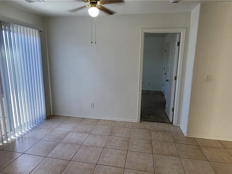 652 Holly St — Photo 9