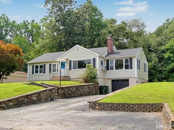 8 Bungay Terrace, Seymour, CT 06483