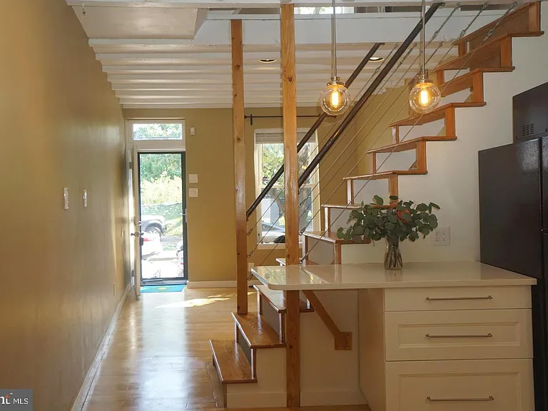1010 New Market St — Photo 13