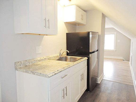 3rd image of 2803 Avondale Ave #3