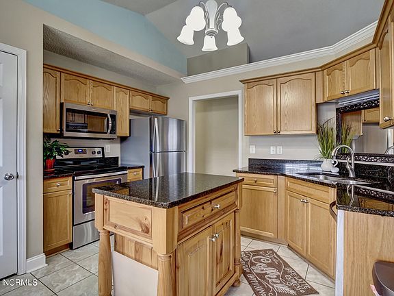 4th image of 630 Castine Way