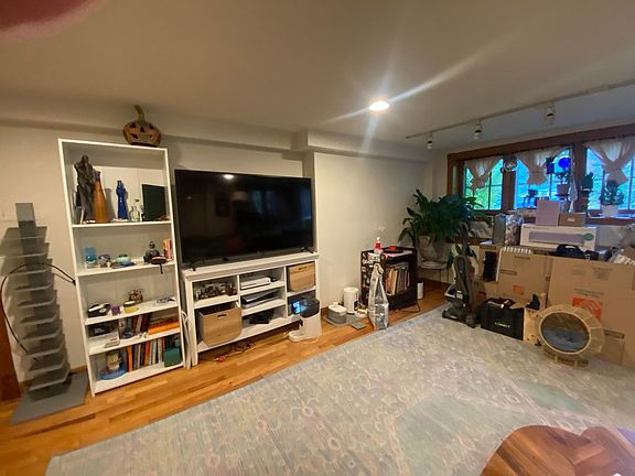 3rd image of 3638 N Keeler Ave #G