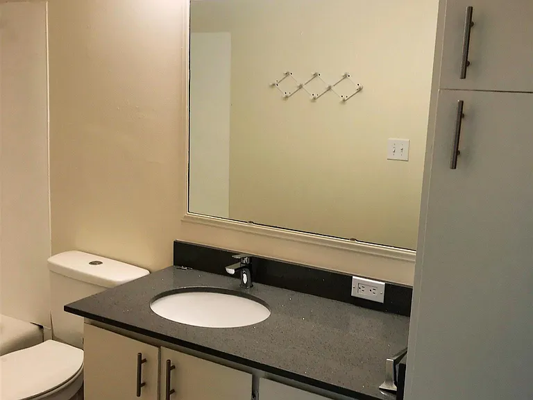 419 19th Ave E #6 — Photo 12
