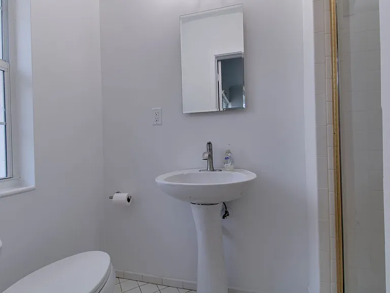 1667 Mizell Ave — Photo 9