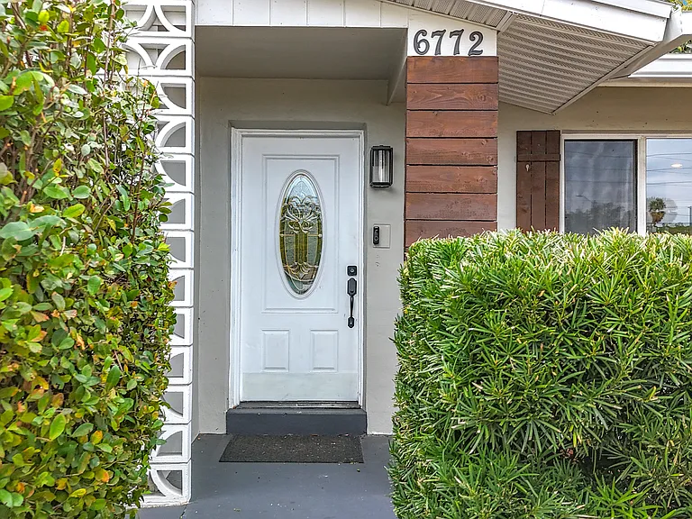 6772 113th St — Photo 3