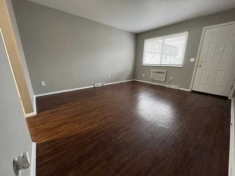 3906 W Sylvania Ave — Photo 24