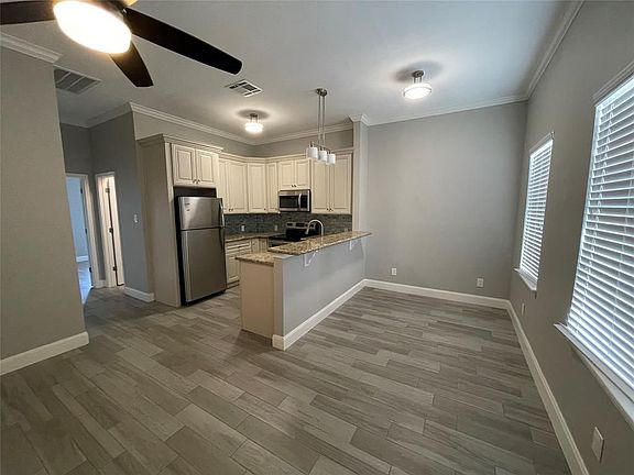 2nd image of 1015 Bluewater Dr #7