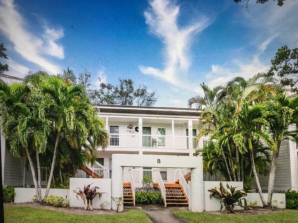 Beautiful Bldg 8 front- Key West style-Apt on first floor