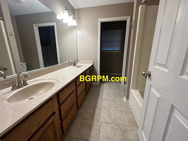 119 Foxdell Cir — Photo 5