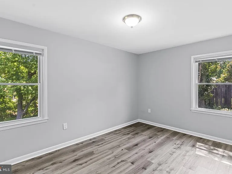 2060 Red Spruce Ct — Photo 17
