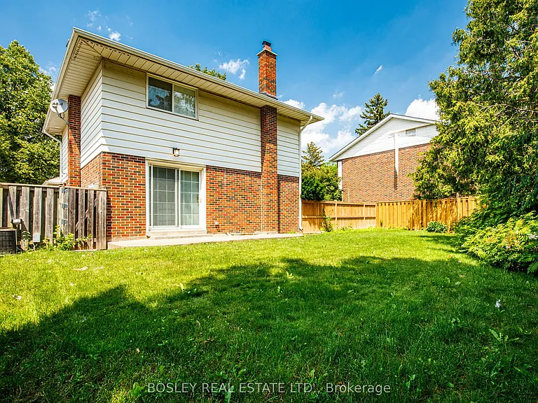 33 Forestbrook Cres — Photo 12