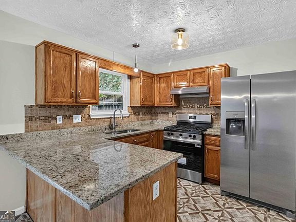 4th image of 3011 Fields Dr