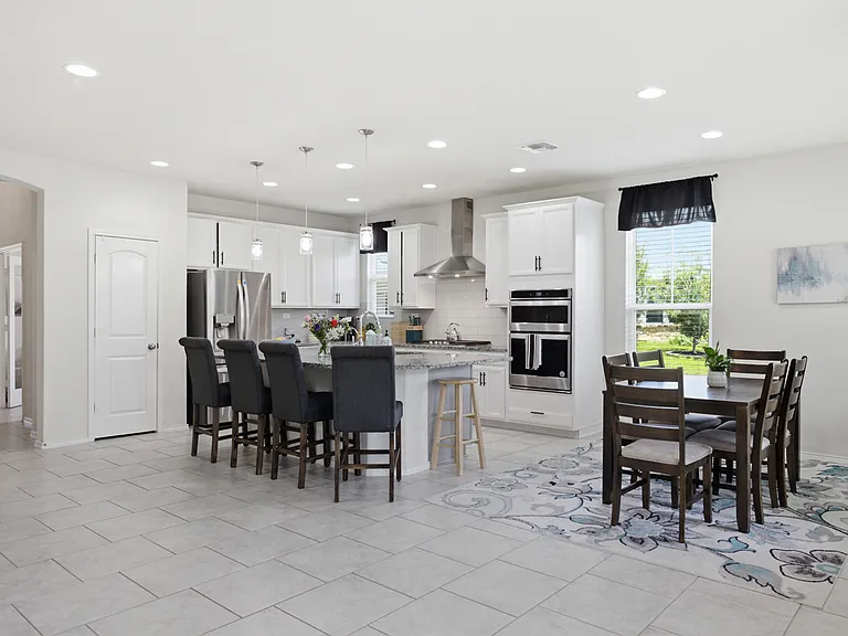 9010 Canopy Bnd — Photo 5
