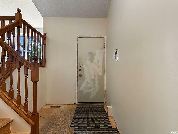 4th image of 18 Crittenden Pl