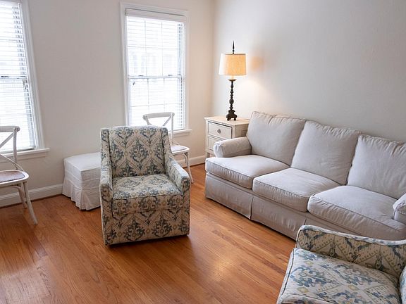 5th image of 308 E 7th St APT 4