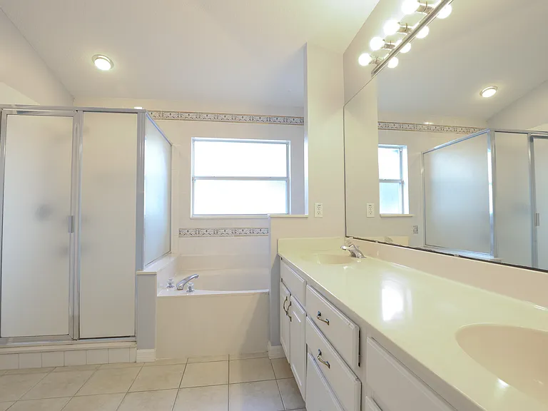 3116 Floral Way E — Photo 19