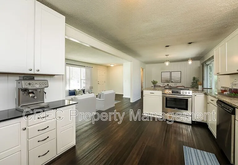 7744 Allwood Ave — Photo 12