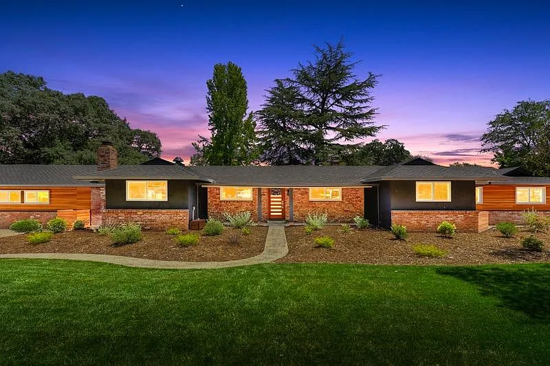 4510 Mapel Ln photo 1