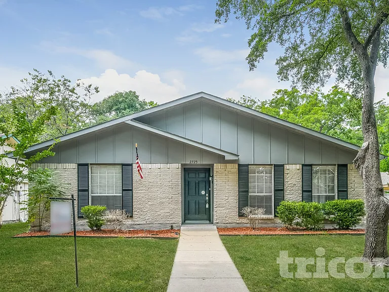 2725 Branch Oaks Dr — Photo 1