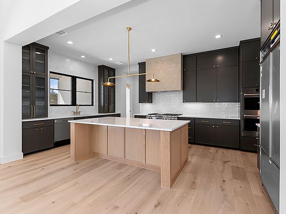 4th image of 1006 Flint Ridge Trl