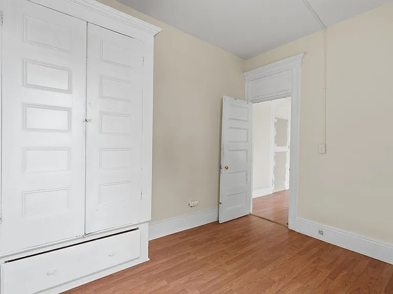 893 Montgomery St #6 — Photo 13