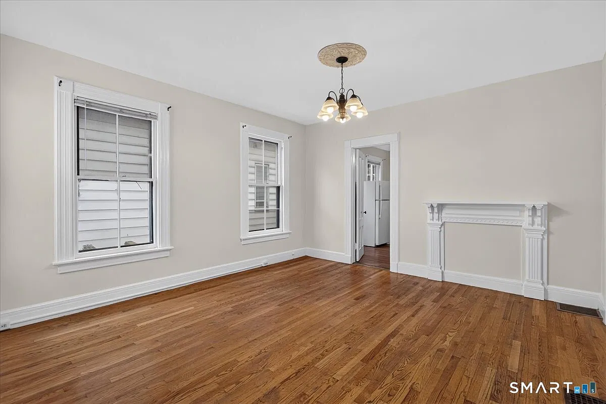4 bed, 2.0 bath, 2000 sqft, $3,600 — Photo 3