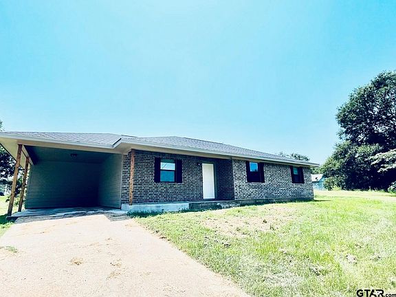 2nd image of 909 Overstreet Cir