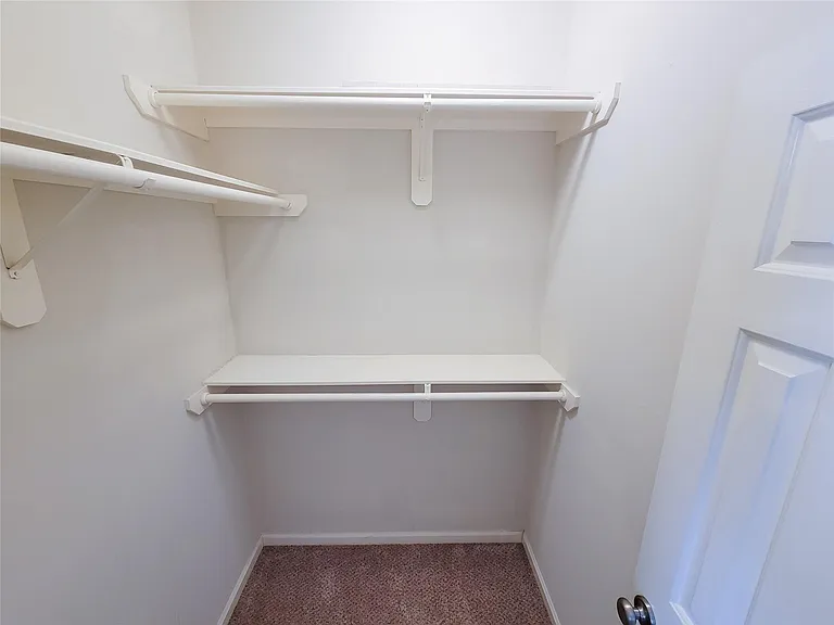 604 Reinerman St — Photo 7
