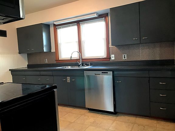 5th image of 307 N Baker St