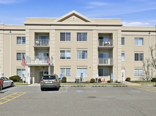 54 School Street #221, Westbury, NY 11590