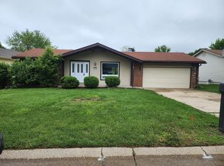 75 Oakridge West Dr, Saint Peters, MO 63376