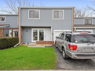 407 Hickory Dr, Wheeling, IL 60090