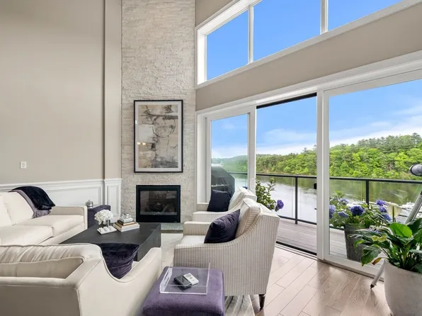 60 Merrimac St Unit 506, Amesbury, MA 01913