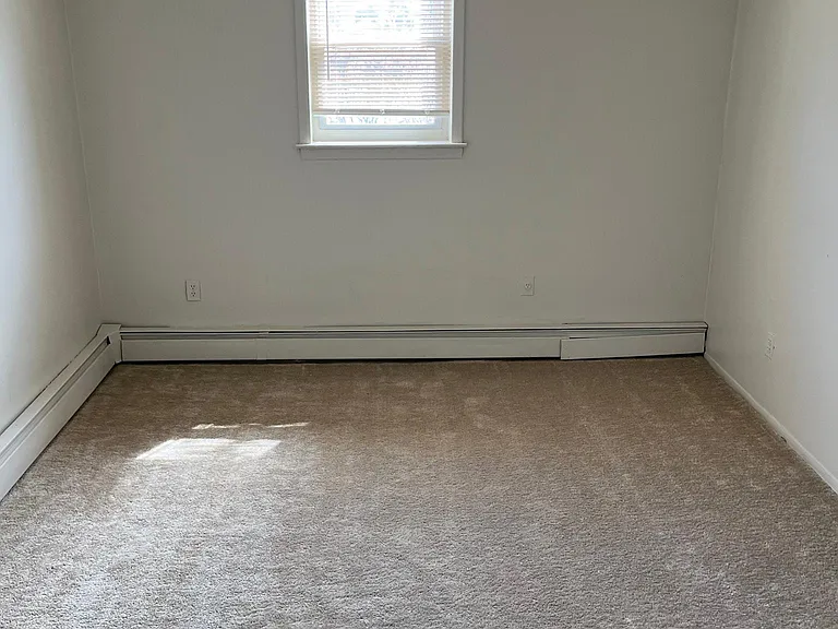1100 Peterhoff St #A4 — Photo 4