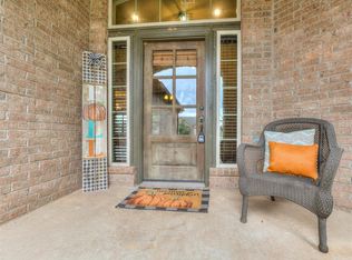 5916 Regis Ct, Edmond, OK 73034