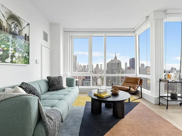 555 W 38th St, New York, NY