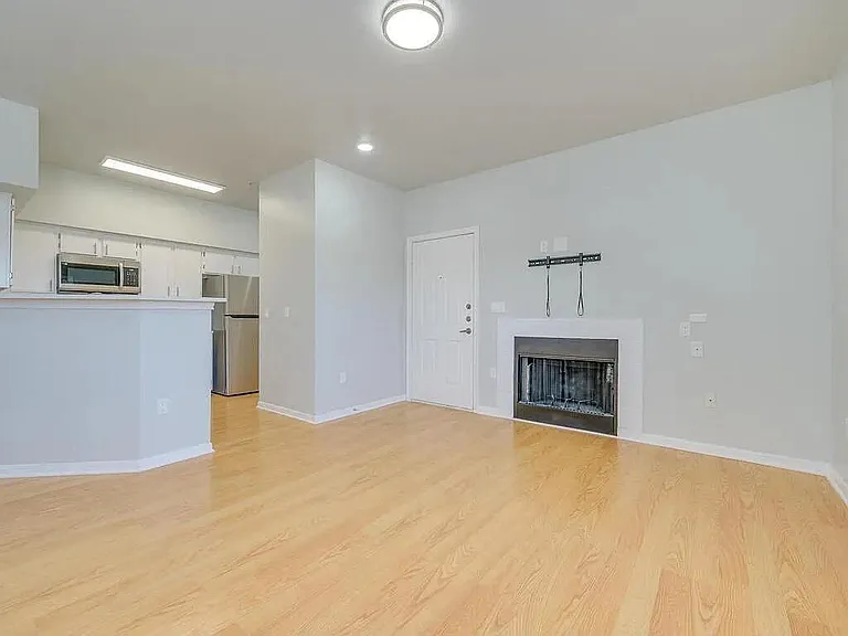 2320 Gracy Farms Ln #932 — Photo 6