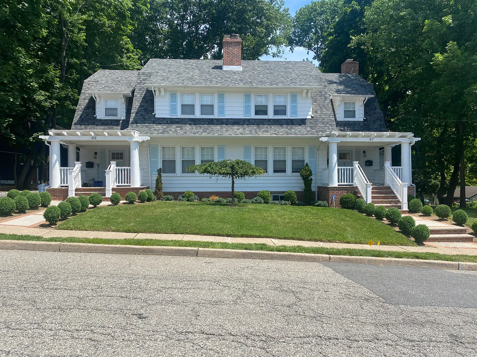 3 bed, 2.5 bath, 9999 sqft, $4,000 — Photo 1