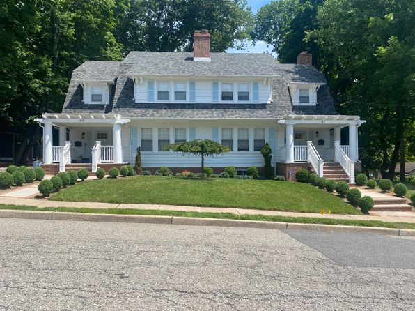 47 Lawrence Ave #B