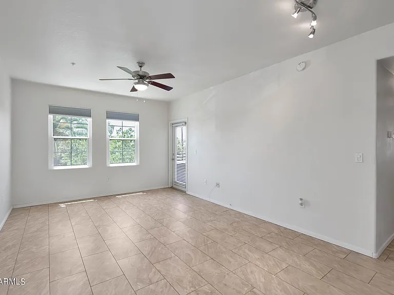 5302 E Van Buren St #2012 — Photo 4